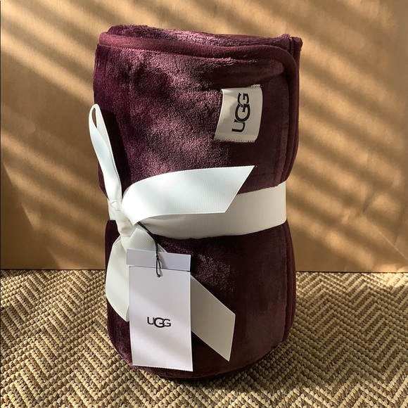NWT UGG ❤️last one❤️Throw Blanket - Picture 3 of 8